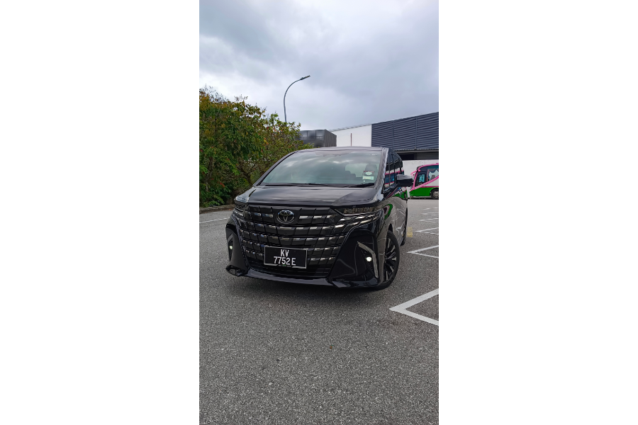 Toyota Alphard Executive Lounge